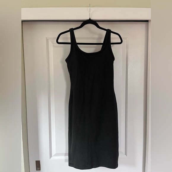 Vuori Essential Halo Dress - Picture 2 of 2